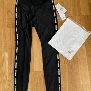 Stronger tights  - Helt nya och oanvända tights i storlek small. Köpt för 799 säljer för 200 kr