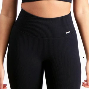 Aim’n Black Ribbed Seamless Tights - Snygga träningsbyxor som endast använts 1 gång. 😊 Pris går att diskutera!