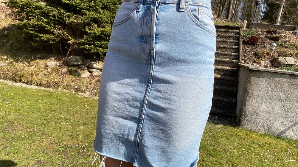 En ljusblå jeans kjol, lager 157 st 36 | Plick Second Hand