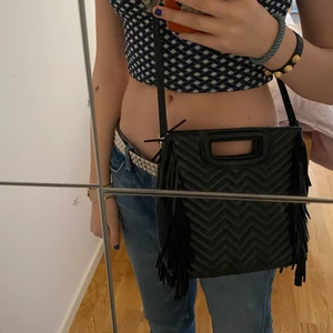 Maje väska - Säljer min superfina majeväska då jag har en liknande, så snygg och passar till allt!💞
