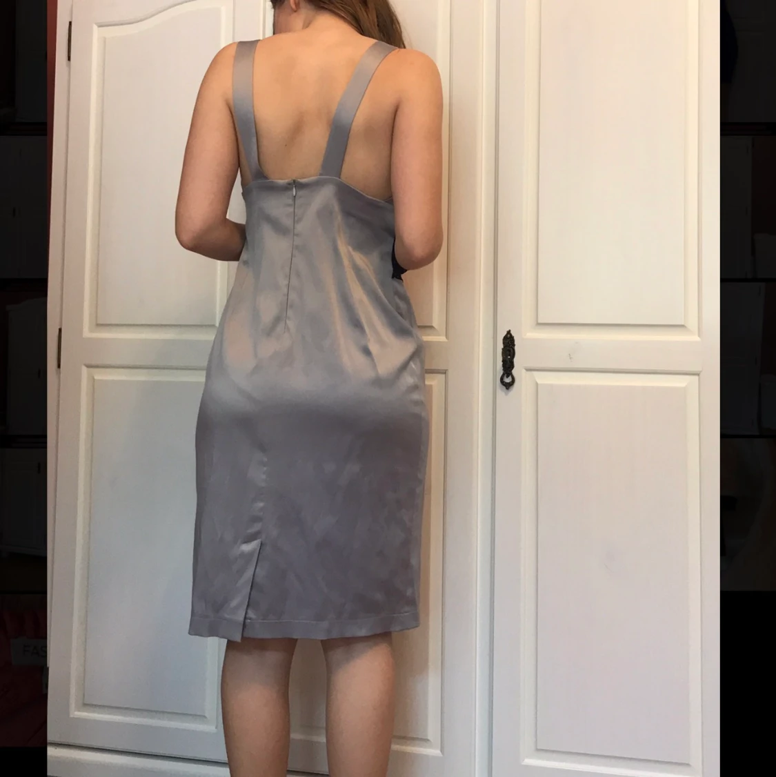 Elegant aftonklänning i silver storlek M - 90