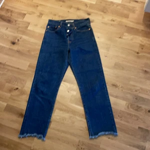 levi’s jeans  - w25 L26 
