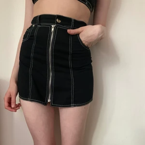 Minikjol - Superfin minikjol med insydda shorts från humana 🖤 för liten för mig 