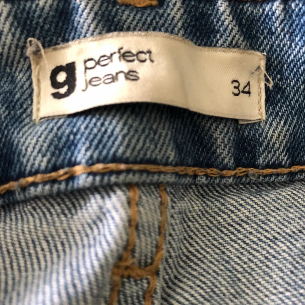 Trendiga jeans från ginatrico. Använda fåtals gånger . Jeans & Byxor.