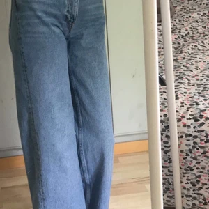 Monki jeans - Vanliga vida jeans köpte för 3 månadersen har inte använt dem för att dem var för små.