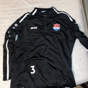 Jako - Har haft den sedan 2020 och det är en fotbollströja