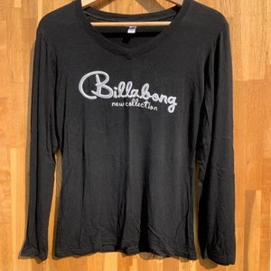 Billabong svart tröja strl S - Snygg svart Billabong tröja i stolek S och har ett stretchit material samt i mycket bra skick. 😁