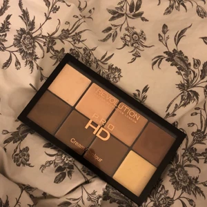 Cream contour  - Contour, endast testat 2 färger en gång. Säljer då jag köpte fel.