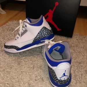 Air jordan 3 retro - Stel 39, passar även strl 38. HELT NYA. Möts gärna i Stockholm annars står köparen för frakt. Priset går att diskuteras vid snabb köp