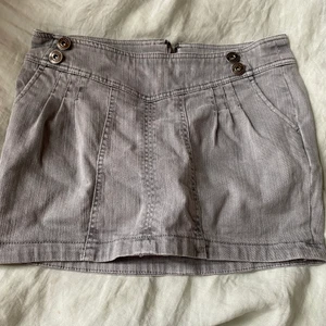 Fishbone kjol - Säljer denna skit snygga fishbone kjol då den var lite förstår på mig och nt riktigt satt som jag ville på mig💕💕💕 om fler intresserade blir det budgivning<3