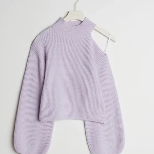 Gina tricot oanvänd stickad tröja - Gina tricot storlek xxs aldrig använt jättefint skick stickad tröja 150 kr orgenalpris 350 kr