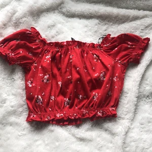 Gullig röd topp - Storlek XS, nyskick!