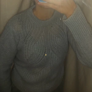 Tröja  - Blå stickad tröja från Filippa K. Super fin o aldrig använd. 