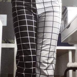 hey i have for sale black and white checkered pants, nossone only a few times.  perfect condition.  I only ship around gbg, there is no shipping.