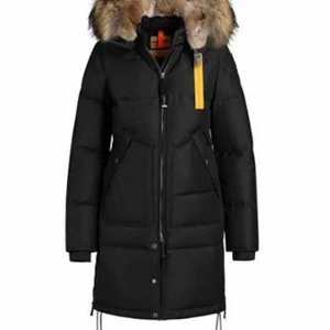 Parajumper - Parajumper jacka longbear köpt i Johnells för 1,5 år sedan. Värmer dig även de kallaste dagarna och är i mycket gott skick. Ny kemtvättad!