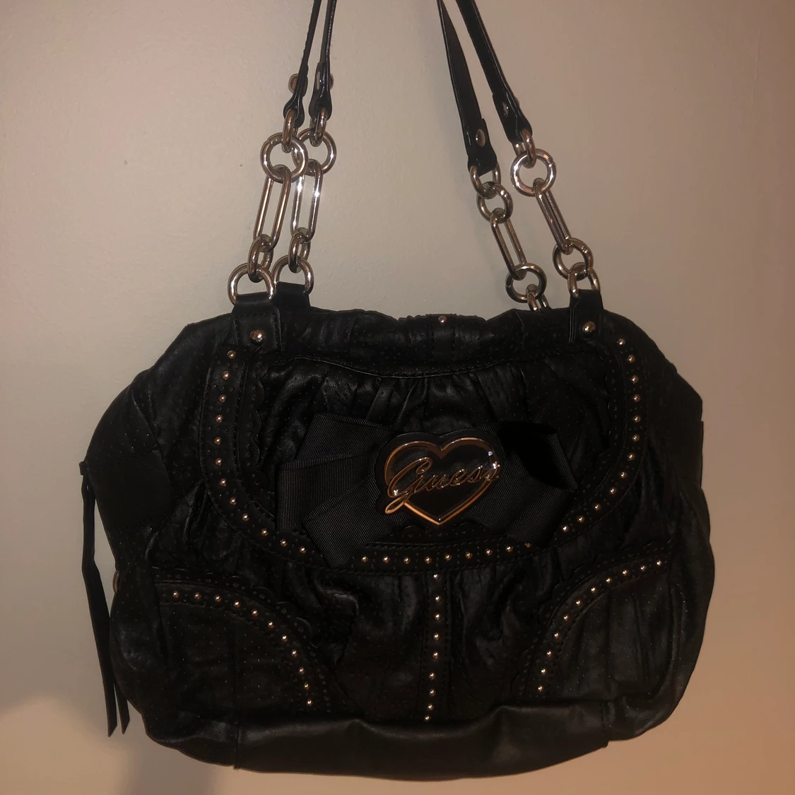 Stor GUESS väska svart