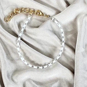 ~White sky foot band~ - Här får ni se ett enkelt fotbad.🥰❤️🌸. Hon passar till mycket och som en liten assessoar.🥰. Måttet är 25 cm men som alltid så kan man reglera storleken. Hoppas att ni vill köpa 🥰❤️🌸