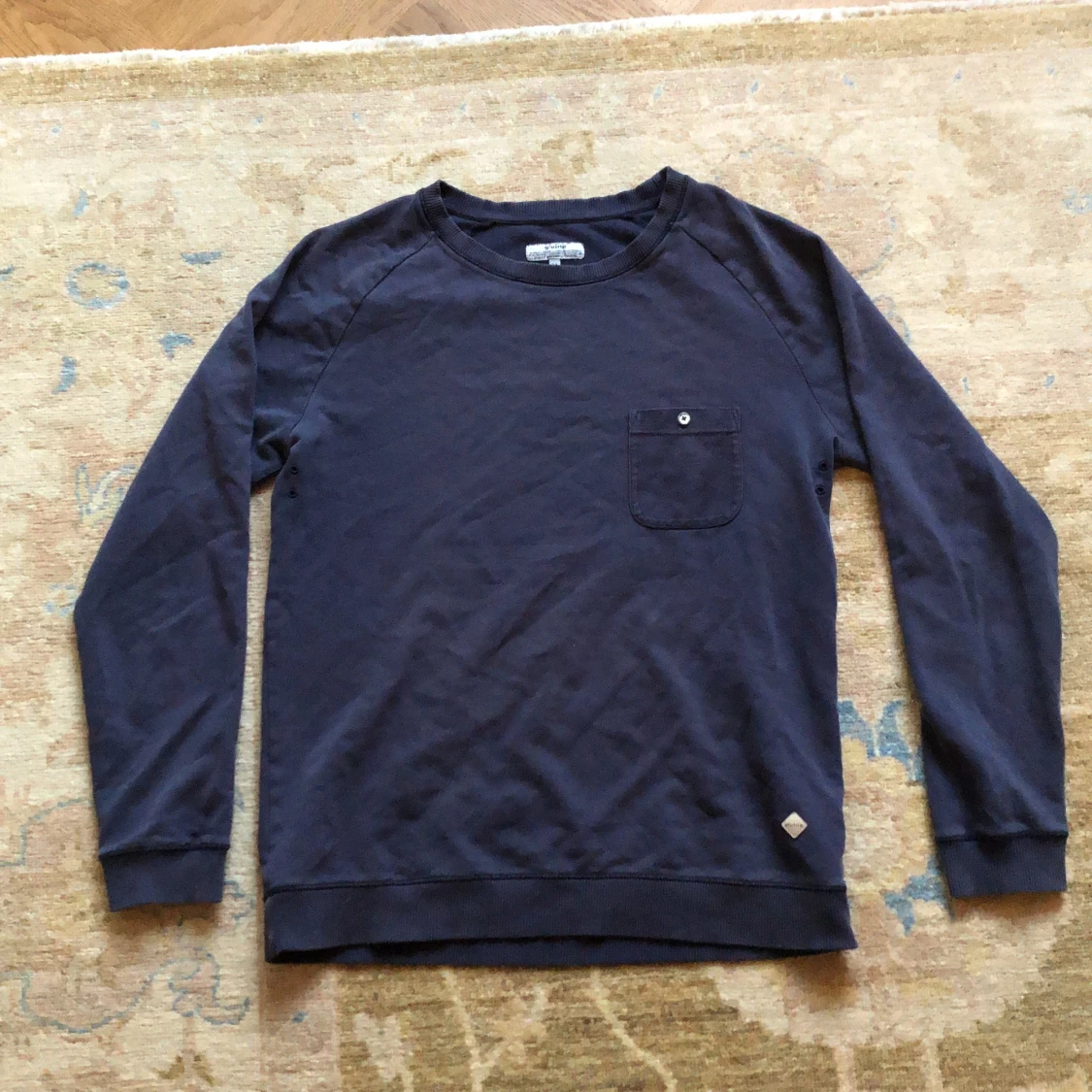 Marinblå långärmad tröja size M