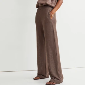 Slubstickade byxor - Intressekoll på mina jättesköna HM Slubstickade byxor!! De är i storlek S och passar i längd för mig som är 172. 🥰