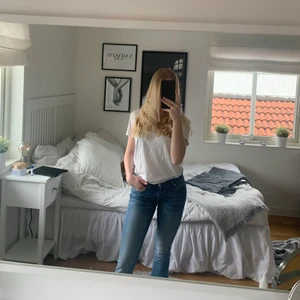 Crocker bootcut jeans - Ljusblå Crocker bootcut jeans i mycket bra skick. Superfin ljusblå färg, låg midja. Endast använda ett fåtal gånger och är i mycket bra skick.