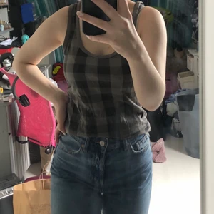 Rutigt linne - Ett rutigt linne från By ellos storlek 34/36, Används inte längre. Fint skick 