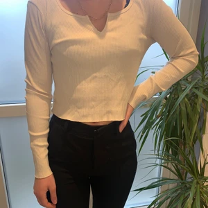 Beige topp - Beige tröja från Gina Tricot, strl S. Bra skick 