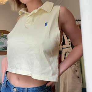 Ralph Lauren polo vintage topp  - En vintage polo Ralph Lauren topp hittad på vintage marknad i London, fint skick! 