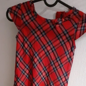 Flicka klär - Flicka klär