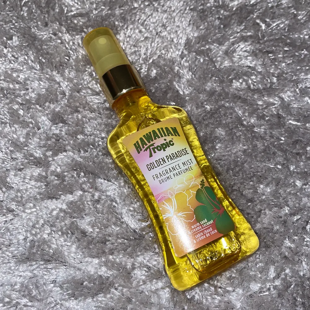 Helt oanvänd parfym från märket Hawaiian Tropic!🥰. Accessoarer.
