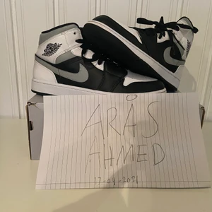 Air Jordan 1 White Shadows - Cond 8/10, Ingen box. Bud från 1200 Köp direkt för 1600