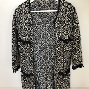 Lång oddmolly-kofta - Lång oddmollykofta i bra skick!