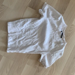 Tröja med spets - Semlan använd