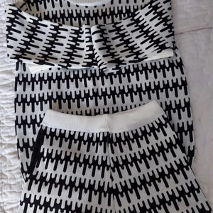 New two pieces - New two pieces size M pm if you are interested