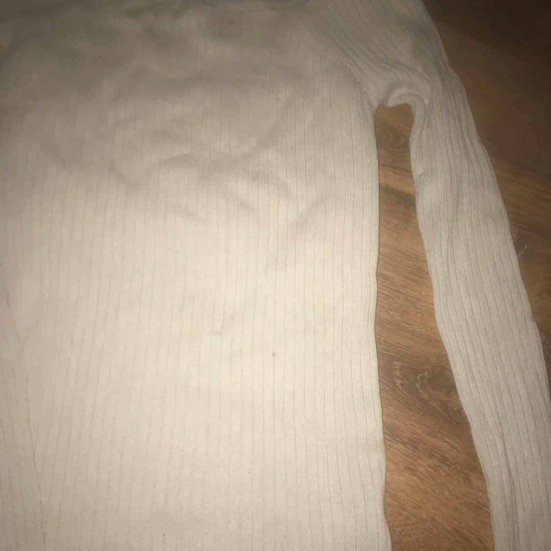 Beige tröja endast använt ett fåtal gånger.  - 91