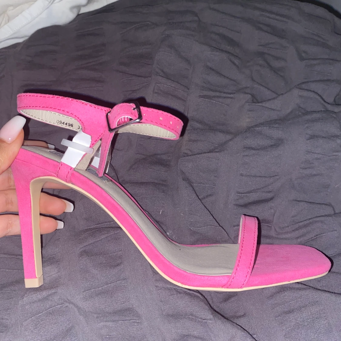 Oanvända klackskor  - 90