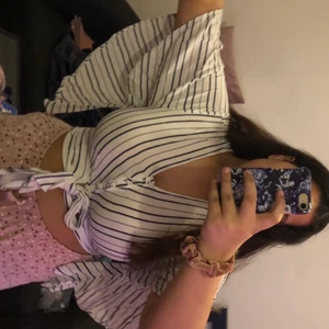 Tröja från gina  - Den är lite för liten för mig så jag säljer den 