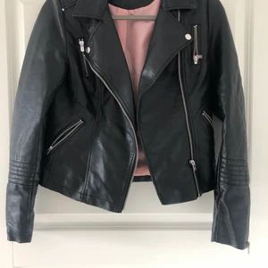 Skin jacka  - Använd några gånger 