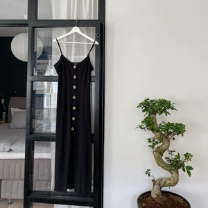 Sommarklänning från asos - Använd fåtal gånger så den är i mycket fint skick!😊☀️