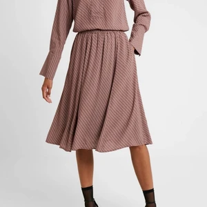 And Less kjol 💃🏻 - Som ny 💃🏻 ABIRA SKIRT 🍥 Kjol med fickor. Slutsåld på Zalando. 