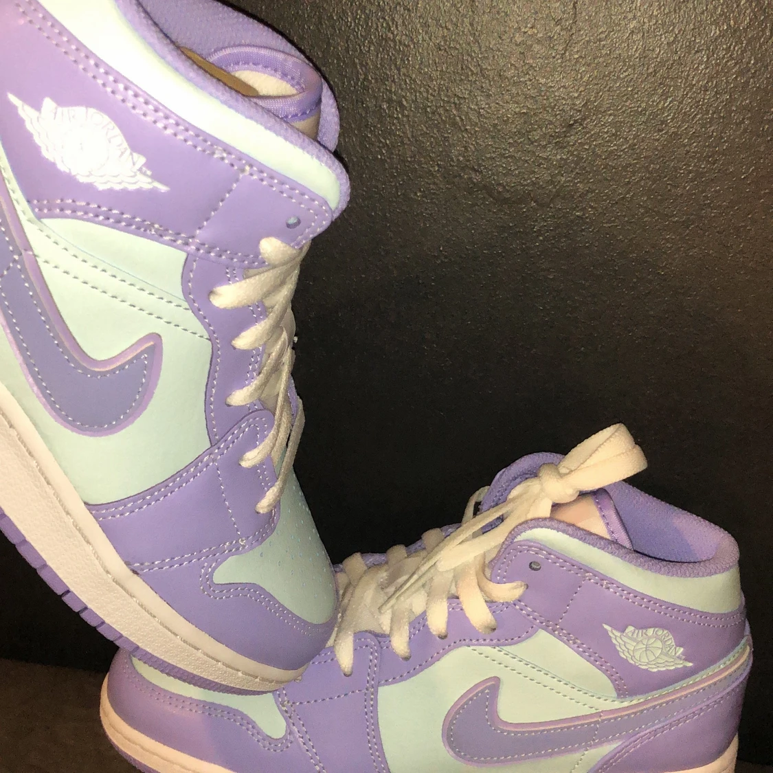 Jordan 1 Mid purple punch - 90