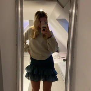 Blå zara kjol - Säljer min gulliga zara kjol som passar perfekt nu till våren och sommaren☀️💖