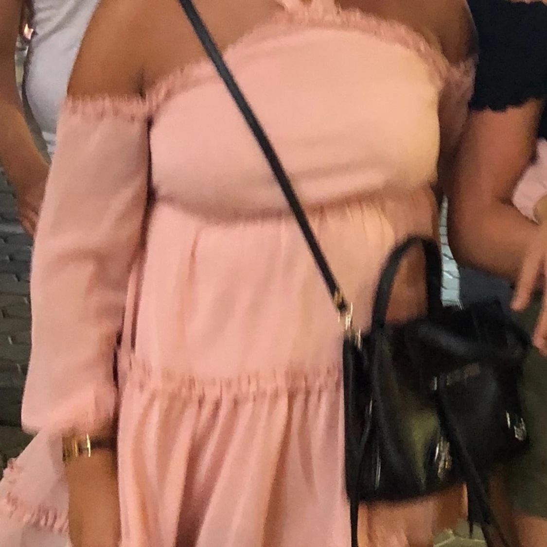 Puderrosa klänning från Nelly - 90