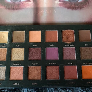 Ögonskugga HUDA BEAUTY - Inte använt så mycket endast vissa färger 1/2 gånger sedan aldrig mera rörd. 