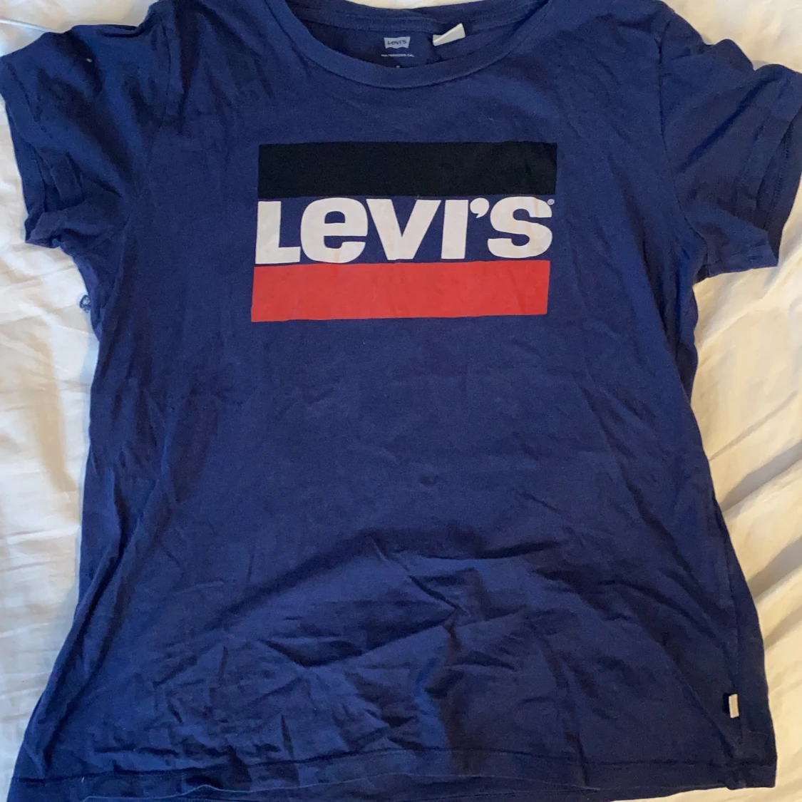 En Äkta liv Levi’s t-shirt