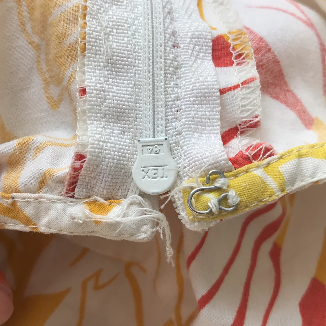 Fin blommig klänning - 91