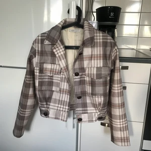 Rutig sommarjacka - Fin jacka som knappt är använd