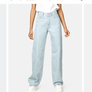 Jeans - Superfina jeans från junkyard. Storlek 26.  Buda eller köp direkt för 400kr