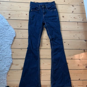 Bootcut Jeans 77th flea  - Fina bootcut jeans från 77th flea
