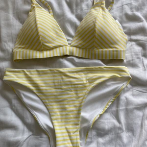 Bikini  - Jag säljer nu en helt oanvänd bikini som jag nyligen köpt men känner inte att den kommer komma till användning. Bikinin är en 38 men skulle lika gärna passa en 36 då jag är en S och den passade mig. Ändats testad mid underkläder på💗