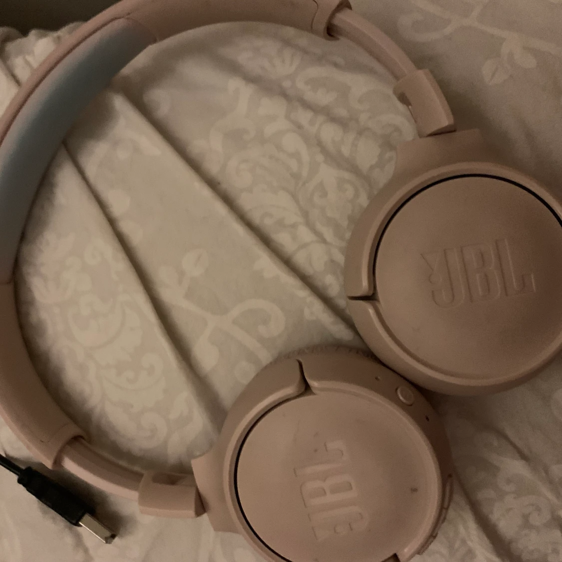 JBL hörlurar ljusrosa  - 91